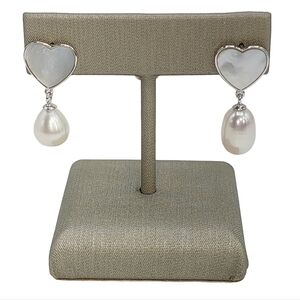 925S White Freshwater Pearl Leverback Earrings Heart Shaped With Mother Of Pearl